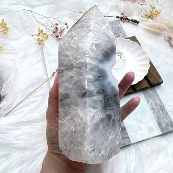 Gorgeous Large Agate Tower with Druzy - Picture 5 of 8